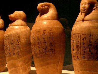 В Єгипті розкопали нерозграбовану гробницю, що здивувала бувалих археологів