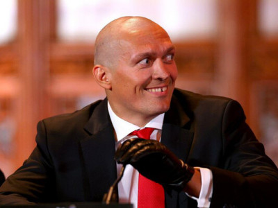 Сплю разом із ним: Усик розповів про свій улюблений чемпіонський пояс