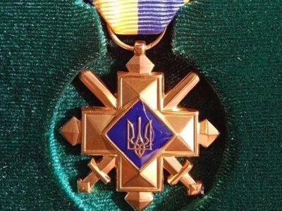 Уряд встановив розмір щомісячних виплат для воїнів, нагороджених Хрестом бойових заслуг