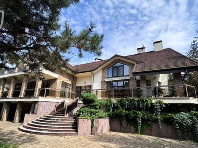 АРМА шукає управителів нерухомістю ексміністра Захарченка у центрі Києва