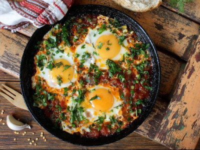 Яєчня по-новому: який інгредієнт створить новий смак популярного сніданку