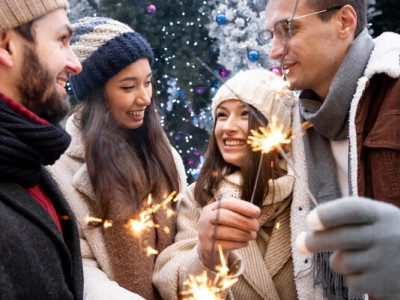 Новорічний дрес-код 2026: 6 кольорів одягу, які відлякають гроші та щастя 