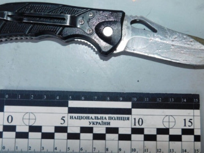 Хотів захистити дівчину: у центрі Львова чоловік отримав ножове поранення