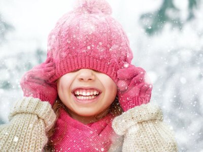 Хто чекає снігу? Україну накриють морози та ожеледиця