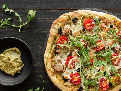 Домашня веганська піца з нуту: легко, ситно і дуже смачно