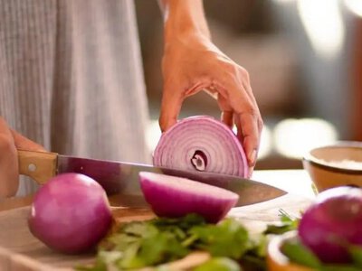 Цибульний слід зникне миттєво: спосіб, що дивує з першого разу