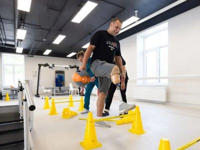 Таємні лоти й велика допомога: що стоїть за новим благодійним аукціоном