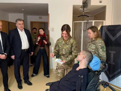 ПриватБанк ініціює системні зміни у роботі з військовими,  ветеранами та людьми з інвалідністю