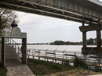 “Намагаються відрізати вихід до логістики на Дунаї”, – керівник Центру радіотехнологій про атаку по маяцькому мосту