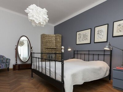 П’ять речей, які не варто тримати біля ліжка: що кажуть народні прикмети