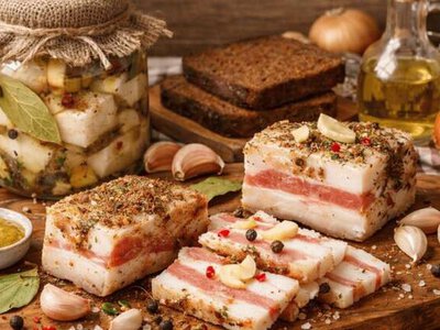 Сало на троні: як український делікатес переміг інші “корисні сніданки”