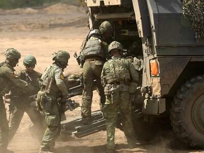 Мир чи війна? Різні стратегії США та Європи ставлять світ на межу