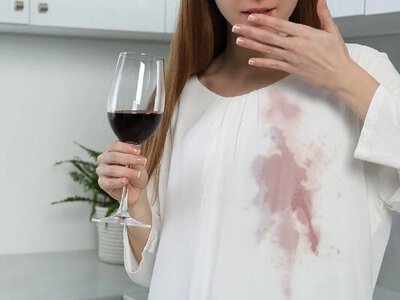 Як вивести плями від жиру і вина підручними засобами