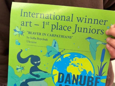Тріумф на міжнародній арені: юна мисткиня з Ясіня здобула перемогу в конкурсі «Карпатський митець – 2025»