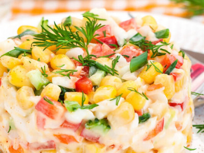 Від цього салату гості зомліють. Рецепт святкової страви для тих, кому хочеться повимахуватися