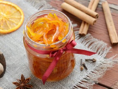 Не викидайте шкірку! 4 рецепти, які перетворять цитруси на смакоту