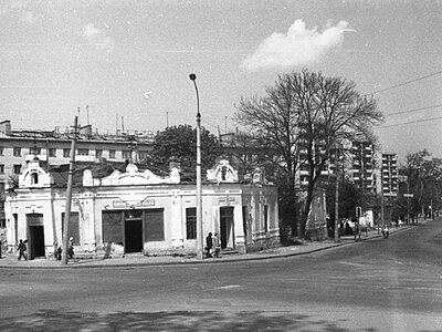 Магазин, аптека і бочкове пиво: як виглядала площа Короленка в Житомирі у 80-х і що на її місці зараз