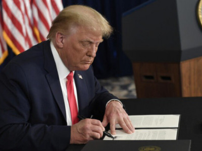 Трампу знову свербить Гренландія. Хоче прибрати до рук острів, користуючись досвідом Путіна