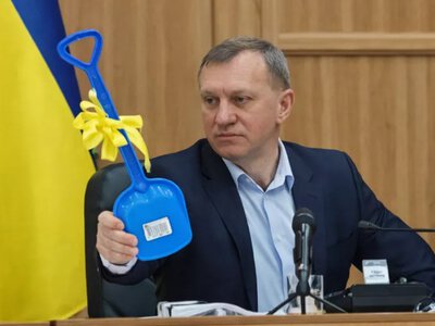 Лопата для мера: депутат Ужгородської міськради шокував українців