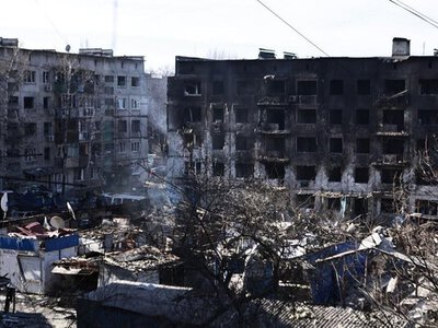 Патрульні евакуювали з підвалу в Добропіллі родину з трьома дітьми та домашніми тваринами (відео)