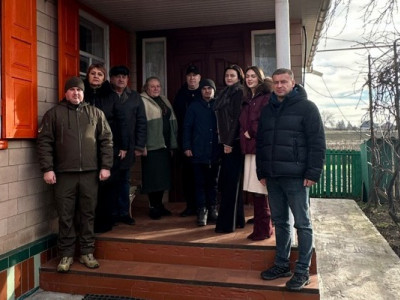 Різдвяна історія: вдівець-ветеран і шестеро дітей отримали власний дім