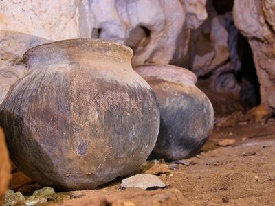 На Львівщині знайшли підземелля з грошима, яким понад 500 років