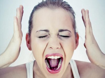 Чому жінкам не бажано стримувати негативні емоції