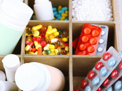 Кабмін дозволив продавати безрецептурні ліки на автозаправках