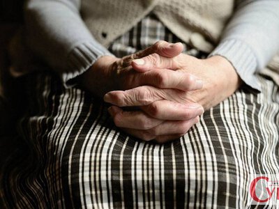 Кому нараховують доплату за вік