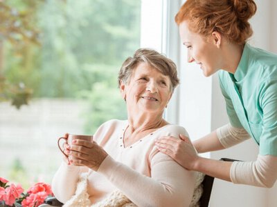 Зарплати соціальних працівників зростуть у 2,5 рази: що зміниться з 1 січня