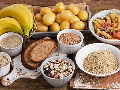 Ні хліб, ні картопля не заважають худнути: дієтилогиня спростувала популярні міфи