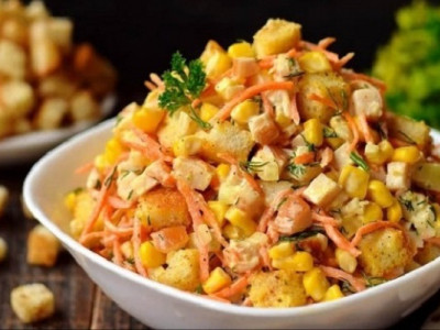 Неймовірний салат з крабовими паличками та корейською морквою