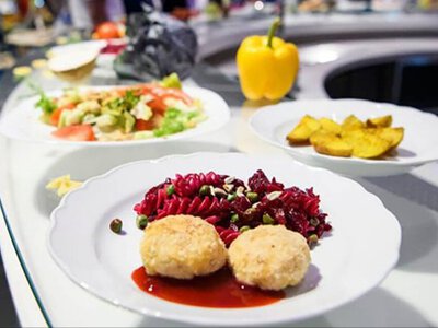 Хто у школах та коледжах харчуватиметься безкоштовно у 2026 році