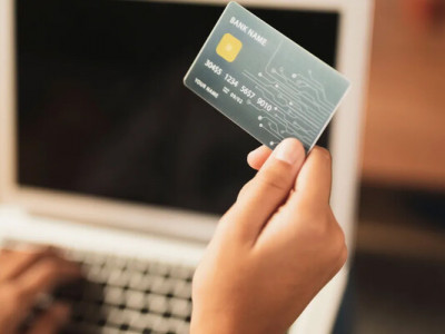 Виплати на картку у 2026 році: хто отримає від 980 до 3000 гривень за новими програмами 