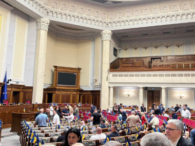 Хабарі за голосування в парламенті: антикорупційні органи повідомили про підозру п’ятьом народним депутатам