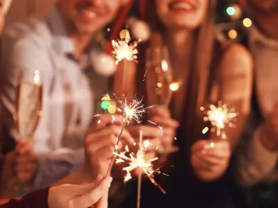 Не «з прошедшим Новим роком»: як правильно та красиво вітати українською після свята 