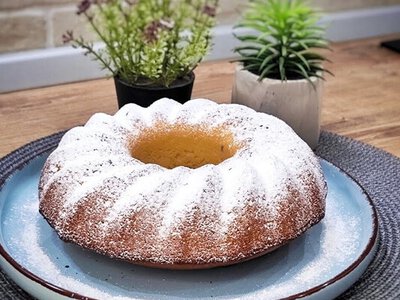 Готуємо найпростіший, але вишуканий кекс на згущеному молоці