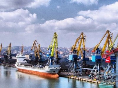 Українські порти в кризі: обсяги перевалки впали до небачених цифр
