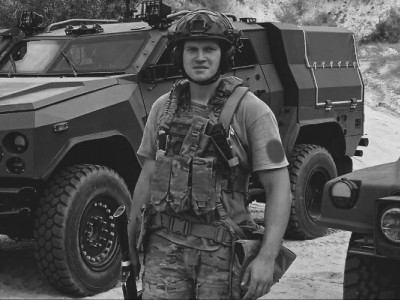 У лікарні помер поранений на фронті польський доброволець Кацпер Басс. У 2022-му він отримав орден “За мужність”