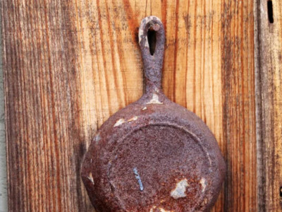 Як легко видалити іржу з металевих предметів: простий спосіб