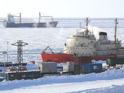 Росія не може обслуговувати свої стратегічні порти в Арктиці через санкції