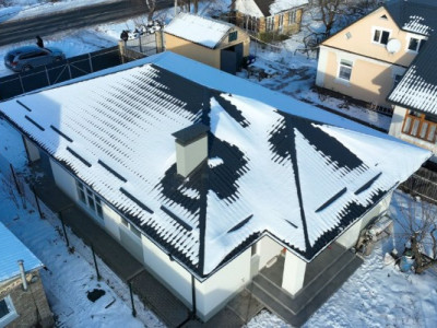 «Це не статистика, а реальні долі»: У Бучі зводять нові будинки на місці зруйнованих ворогом