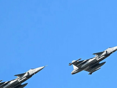 Швеція готова передати Україні винищувачі Gripen і допомогти з розмінуванням Чорного моря, — прем’єр