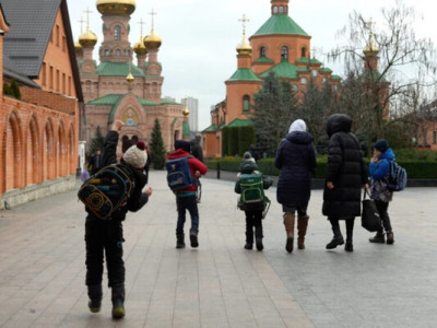 Правоохоронці почали розслідування щодо підпільної школи “УПЦ МП” в Голосіївському районі Києва