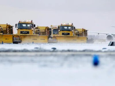 Хаос у Європі через сніг і ожеледь: скасовані рейси, загиблі та колапс транспорту