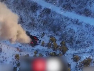 Прикордонники FPV-дронами знищили техніку та склад боєприпасів рф на Курському напрямку