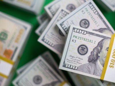 Курс долара подолав психологічний рубіж: новий рекорд на готівковому ринку