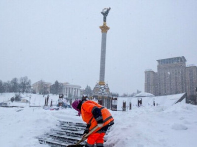 Через негоду уряд готує зміни у роботі офісів та шкіл