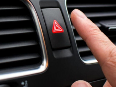 Аварійна сигналізація: коли слід вмикати, а коли за це оштрафують