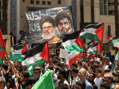 Іран викликав британського посла через інцидент із прапором у Лондоні